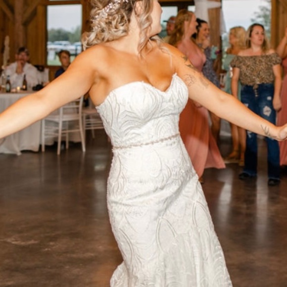 Lis Simon wedding dress - Picture 1 of 7